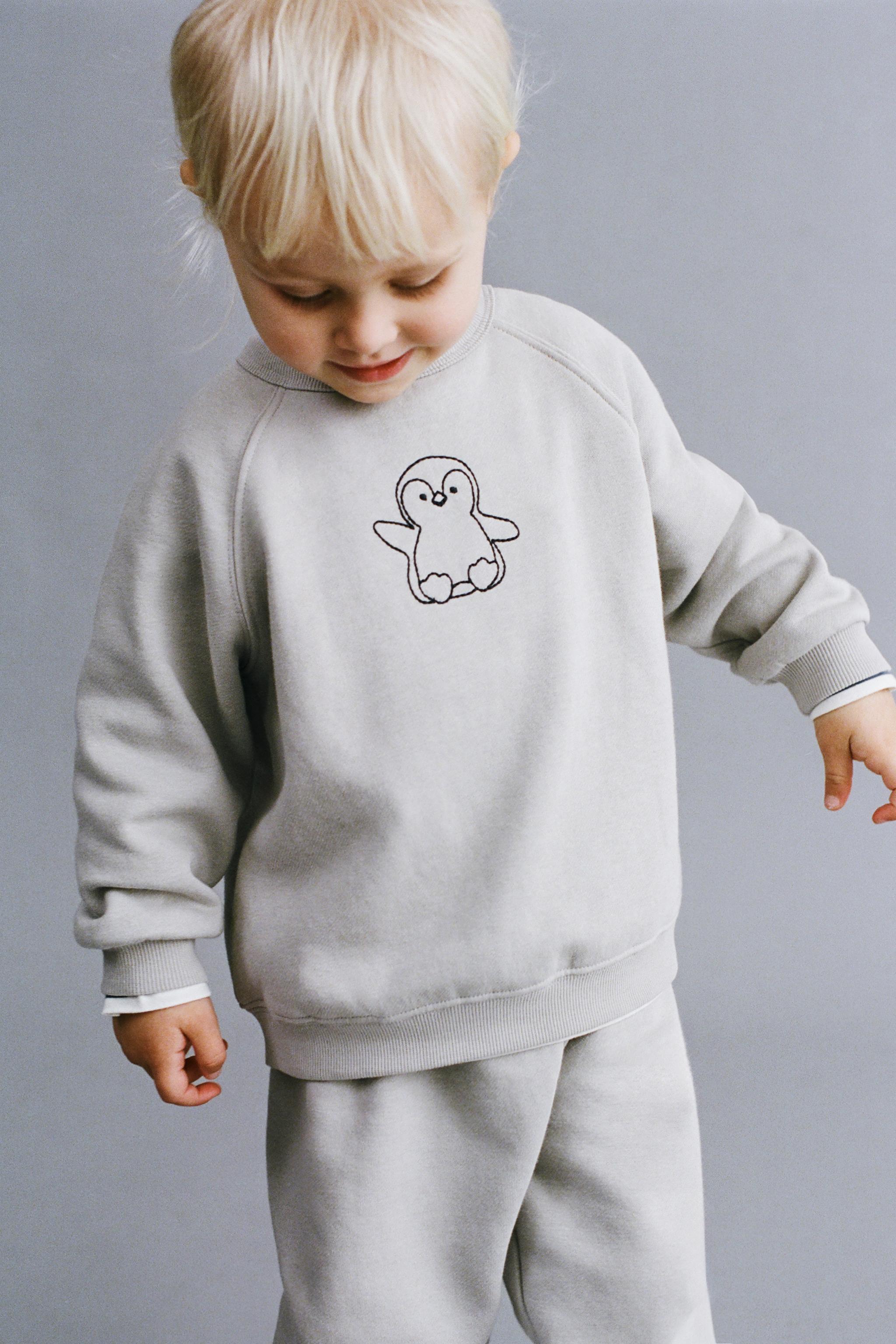 EMBROIDERED PENGUIN SWEATSHIRT AND JOGGER PANTS SET